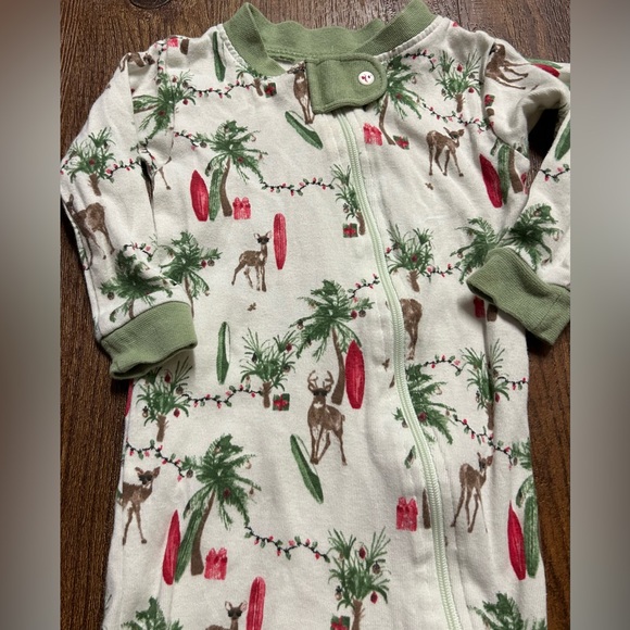 Christmas Pajama Sets - Picture 2 of 5